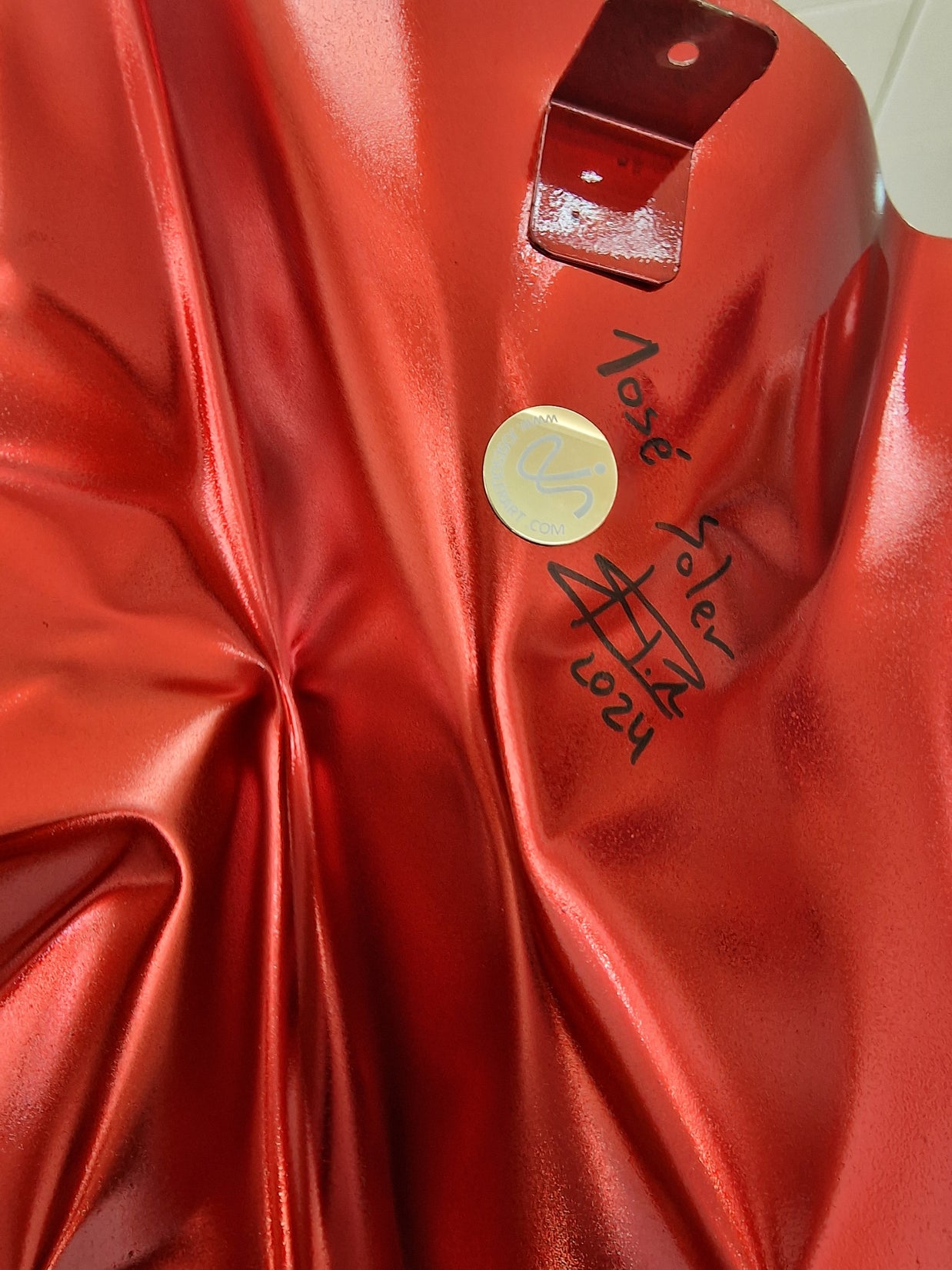 Seda de Acero Rojo